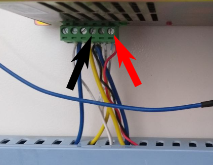 Connections to the laser power supply
